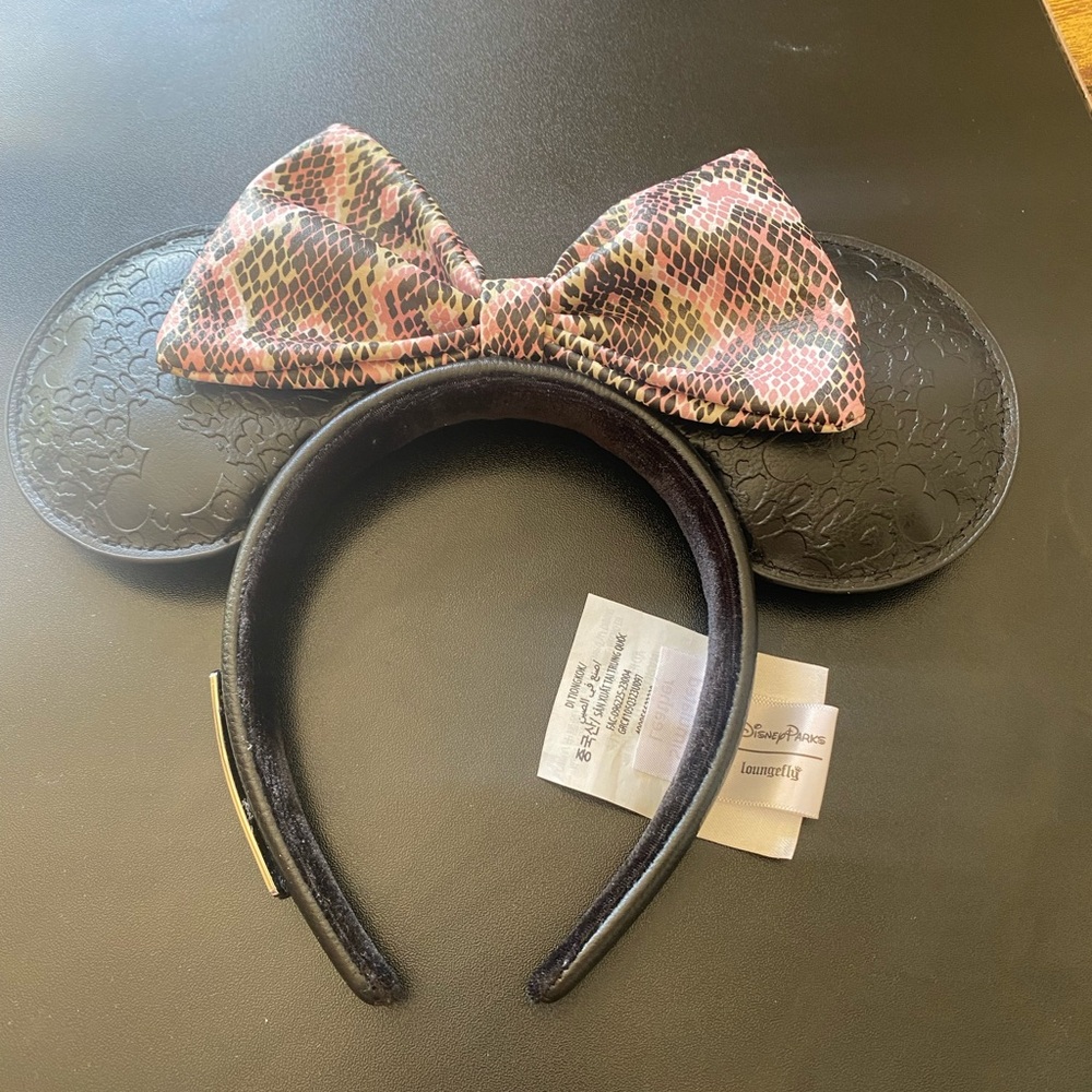 NWOT -Authentic Minnie Mouse Ears Headband